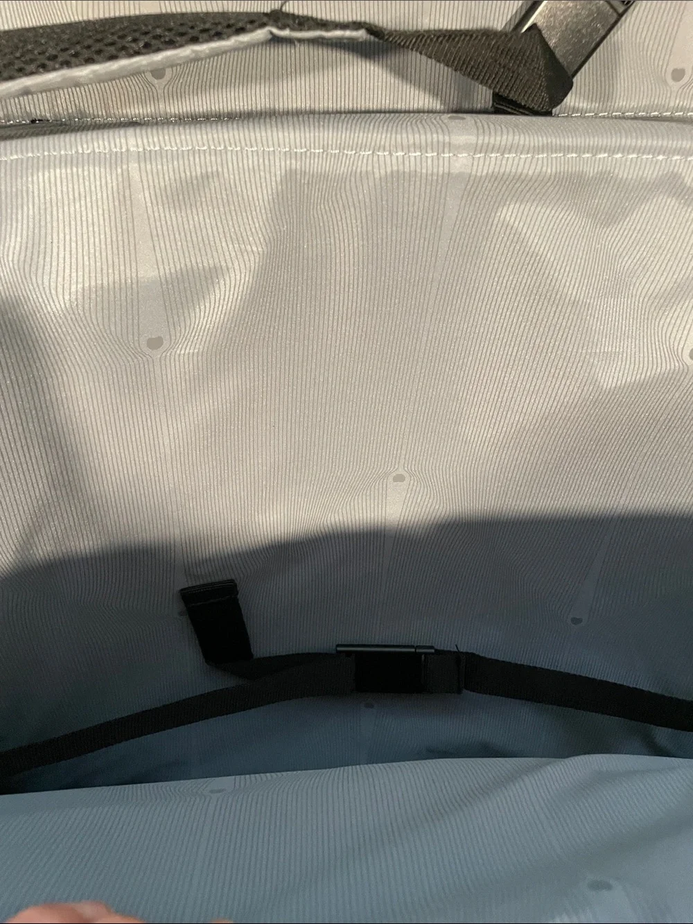 NWOT Delsey Paris Garment Gag W/ Tons of Storage B138